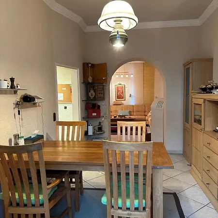 アパート Luxury Near Media Harbour デュッセルドルフ