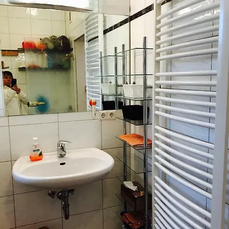 アパート Luxury Near Media Harbour デュッセルドルフ